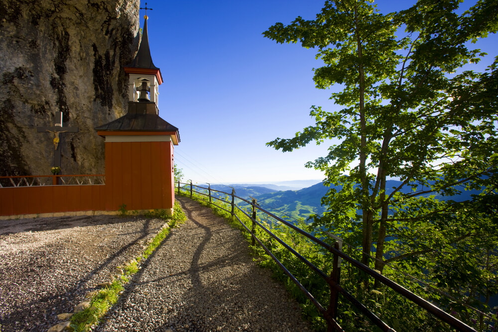 3. Führung Wildkirchli Höhlen «HÖHLEBEERE OND EESIDLE»
