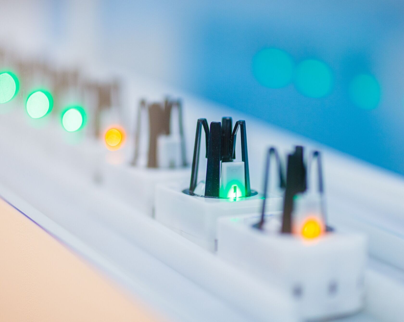 AZ 2085 210916 1680x1340