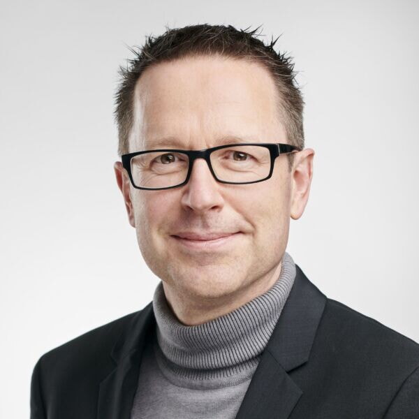 2022 12 21 USZ Portraits 239924 Scaled E1675433420698 600x600