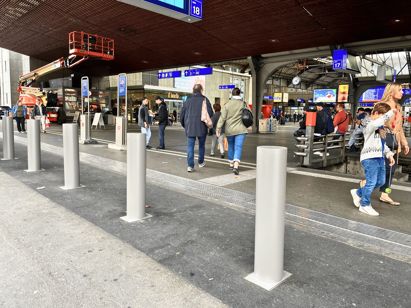 Sicherheitspoller für Hauptbahnhof Zürich - Consel Group AG