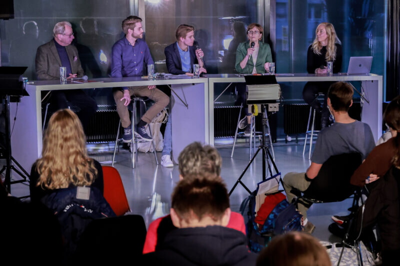 Politpodium-9.jpg