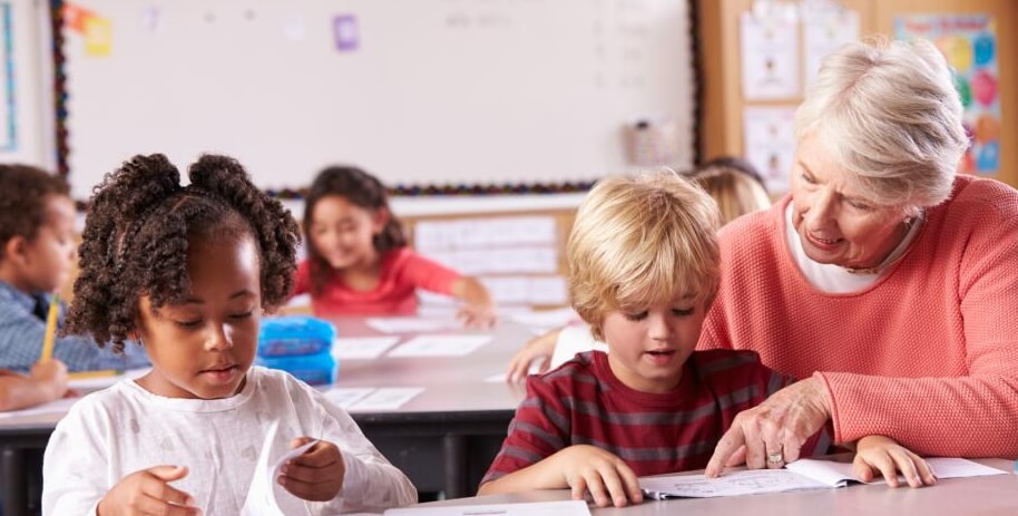 Senioren Im Klassenzimmer Kopie