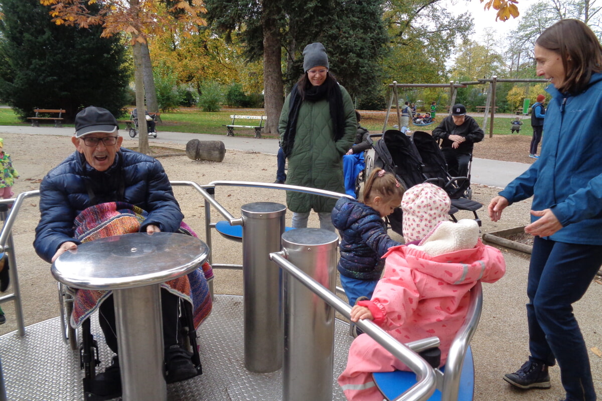 Generationenspielplatz - Intergeneration