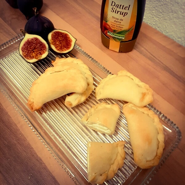 Ecuador Food 5bis Empanadas Step5 Square
