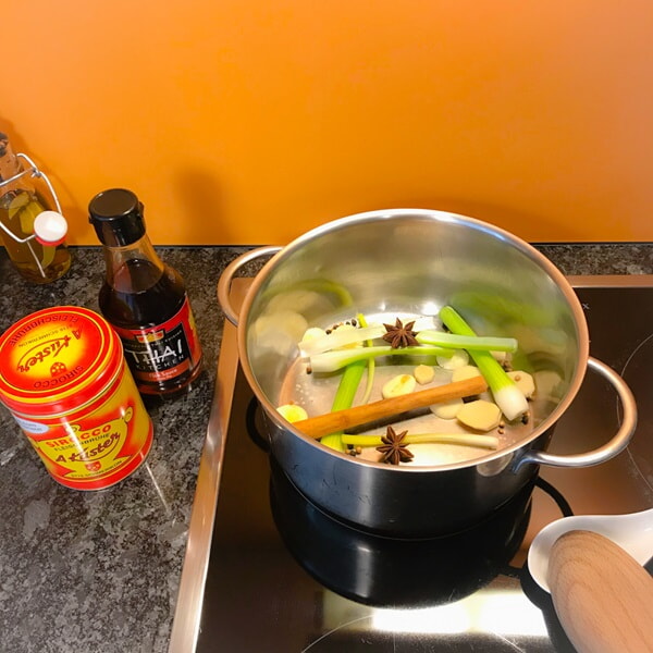 Vietnam Food Pho Bo Step2b Square